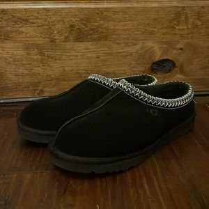 Black Ugg Tasman slippers